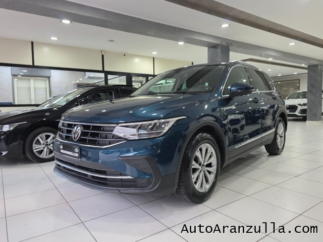 Volkswagen Tiguan 2.0 TDI 150CV SCR DSG Life Navi - Fari Led usato a MIRABELLA IMBACCARI