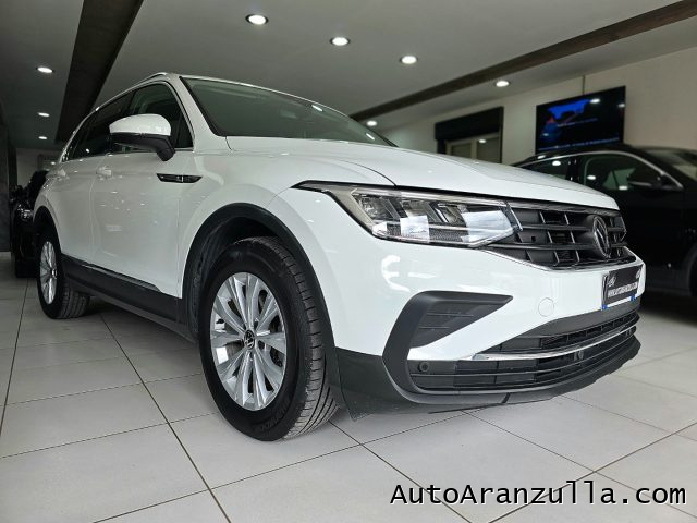 Volkswagen Tiguan 2.0 TDI 150CV SCR DSG Life - Fari Led, del 2023, 62.985 km, in vendita a Mirabella Imbaccari (CT)