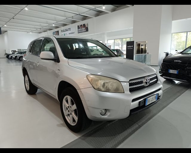 Toyota RAV 4 MY23 RAV4 Crossover 2.2 D-4D 136 CV DPF Sol, del 2008, 167.735 km, in vendita a Belpasso (CT)