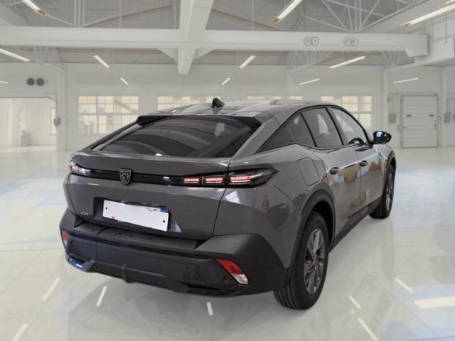 Peugeot 408 Hybrid 136 e-DCS6 Allure - foto 2 di 4