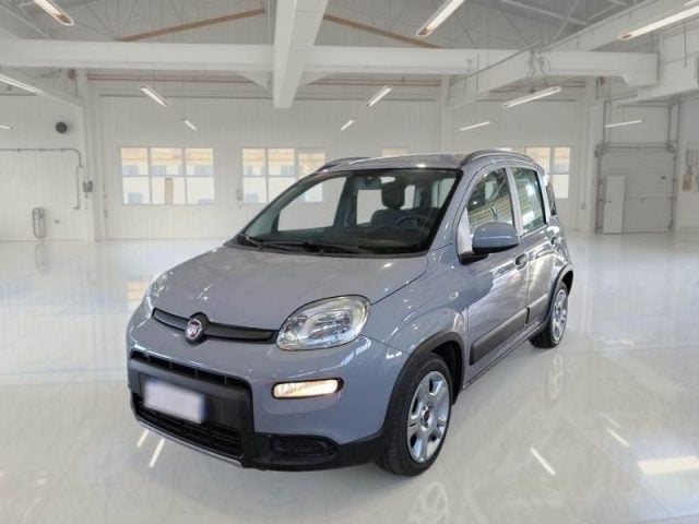 Fiat Panda 1.0 FireFly S&S Hybrid Red, del 2022, 18 km, in vendita a Belpasso (CT)