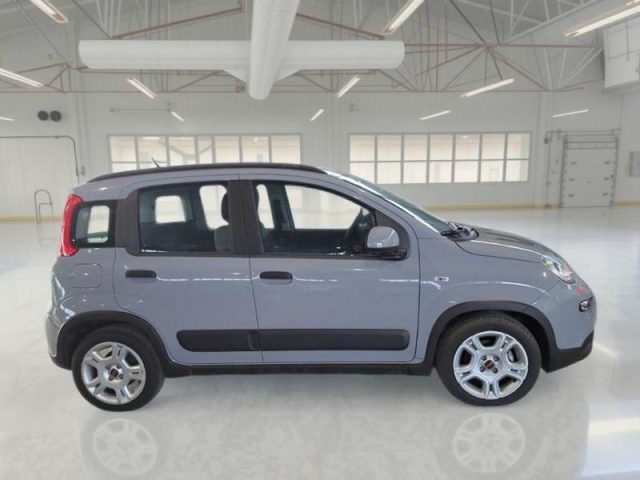 Fiat Panda 1.0 FireFly S&S Hybrid Red - foto 4 di 11