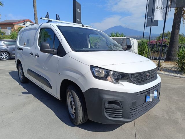 Peugeot Partner BlueHDi 100 PL Furgone Premium, del 2021, 66.801 km, in vendita a Belpasso (CT)