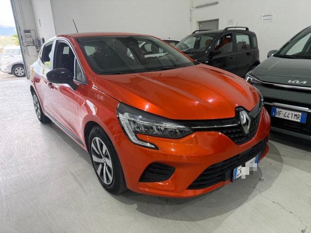 Renault Clio TCe 90 CV 5 porte Equilibre, del 2023, 60.000 km, in vendita a Belpasso (CT)