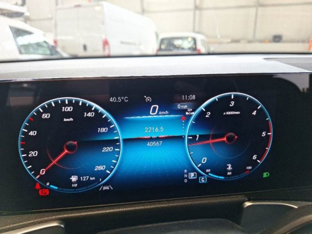 Mercedes-Benz GLB 180 d Automatic Sport Plus - foto 4 di 4