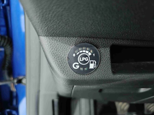 Renault Clio TCe 100 CV GPL 5 porte Equilibre usato a BELPASSO