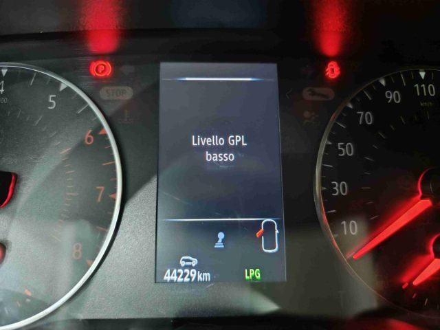Renault Clio TCe 100 CV GPL 5 porte Equilibre, del 2023, 44.220 km, in vendita a Belpasso (CT)