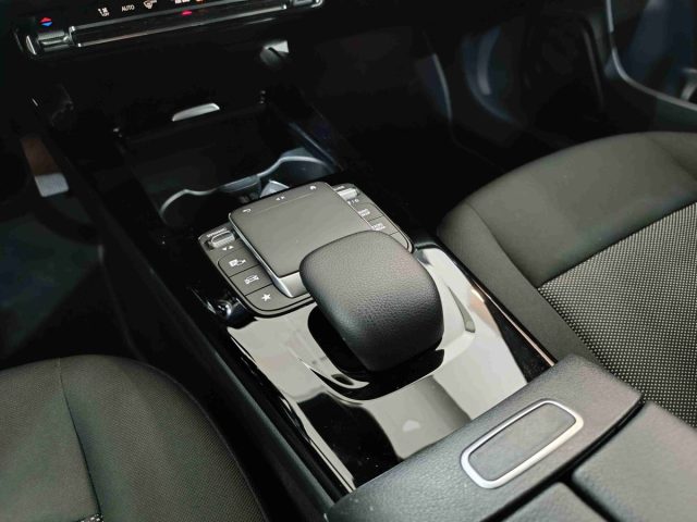 Mercedes-Benz CLA 180 d Automatic Shooting Brake Business Extra usato a BELPASSO