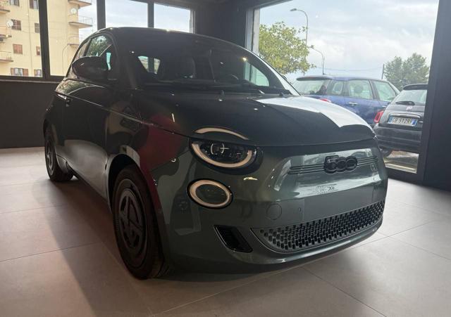 Fiat 500e Berlina 85 kWh Giorgio Armani nuovo a RENDE