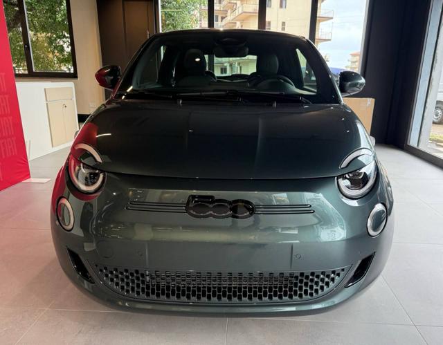 Fiat 500e Berlina 85 kWh Giorgio Armani nuovo a RENDE
