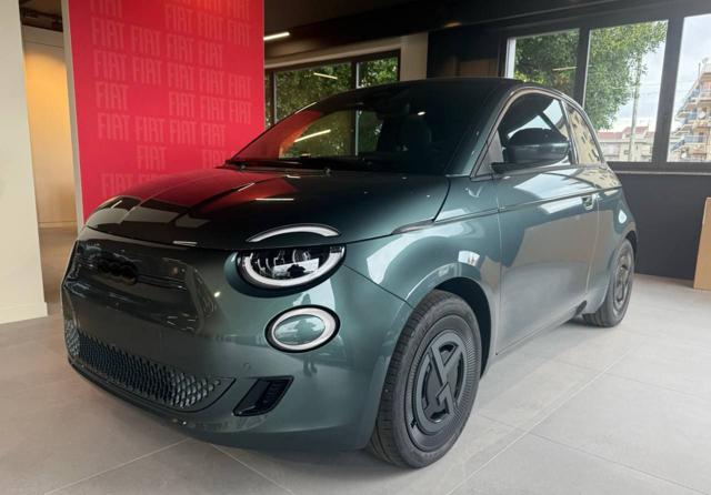 Fiat 500e Berlina 85 kWh Giorgio Armani nuovo a RENDE