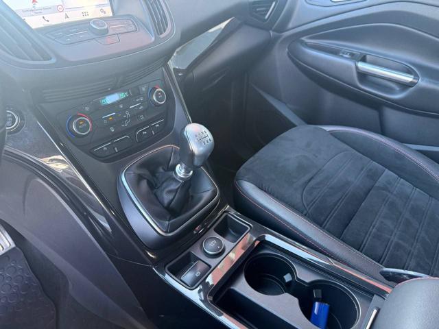 Ford Kuga 2.0 TDCI 120 CV S&S 2WD ST-Line, del 2020, 63.500 km, in vendita a Rende (CS)