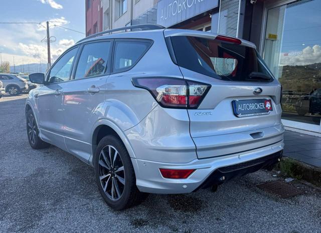 Ford Kuga 2.0 TDCI 120 CV S&S 2WD ST-Line - foto 4 di 20