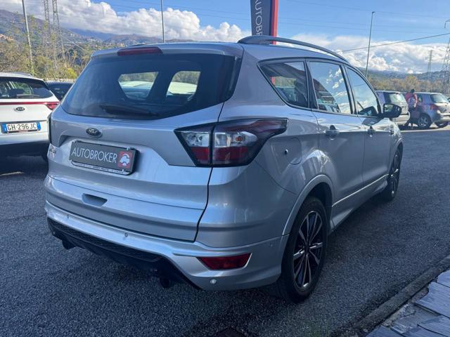 Ford Kuga 2.0 TDCI 120 CV S&S 2WD ST-Line, del 2020, 63.500 km, in vendita a Rende (CS)