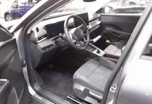 Volkswagen T-Roc 1.5 eTSI ACT DSG Life *Sedili Riscaldati* - foto 3 di 4