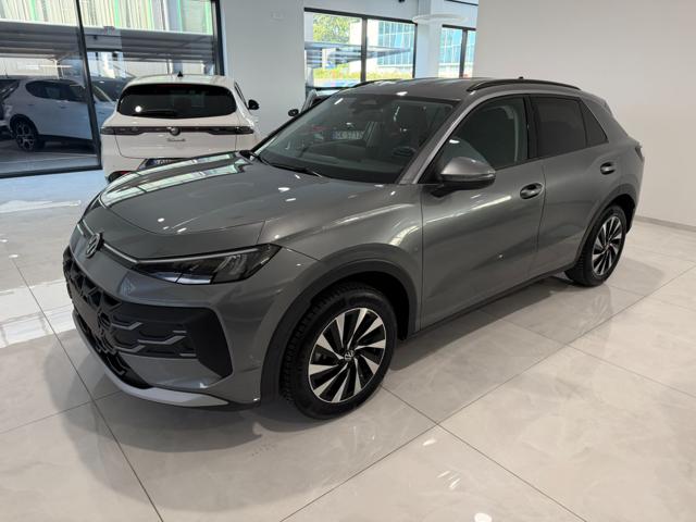 Volkswagen T-Roc 1.5 eTSI ACT DSG Life *Sedili Riscaldati*, del 2026, 25.000 km, in vendita a Asolo (TV)