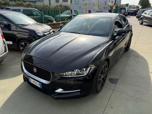 Jaguar XE 2.0 D Turbo 180CV aut. R-Sport *Tetto panoramico*, del 2016, 83.000 km, in vendita a Asolo (TV)