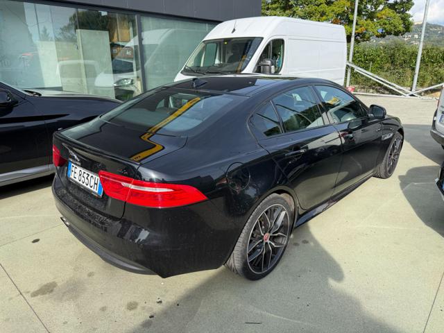 Jaguar XE 2.0 D Turbo 180CV aut. R-Sport *Tetto panoramico* - foto 3 di 4