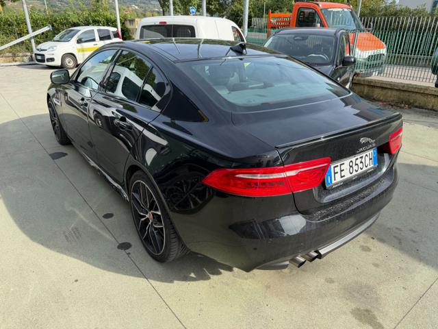 Jaguar XE 2.0 D Turbo 180CV aut. R-Sport *Tetto panoramico* - foto 4 di 4