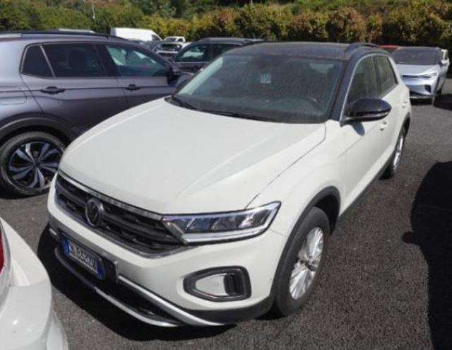 Volkswagen T-Roc 1.5 TSI ACT DSG Life Apple CarPlay Android auto, del 2023, 39.000 km, in vendita a Asolo (TV)