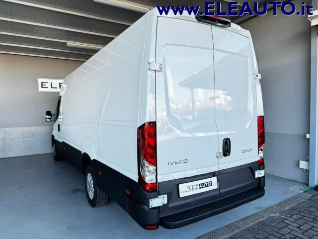 Iveco Daily 35S14A8V 2.3 HPT PLM-TA Hi-Matic Iva inclusa Art36 usato a SEDRIANO