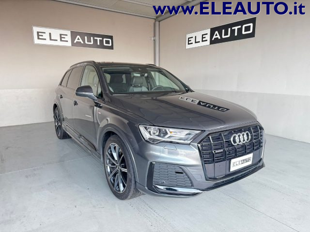 Audi Q7 50 TDI 286cv quattro S Line Identity Black - foto 3 di 4