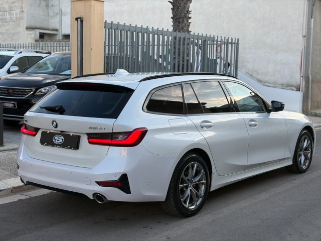 BMW 320 d 48V xDrive Touring Sport - foto 3 di 4