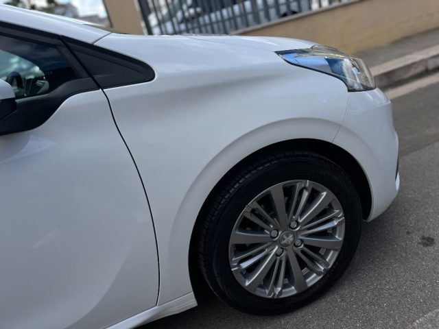 Peugeot 208 1.2 82 5p Allure - foto 3 di 4