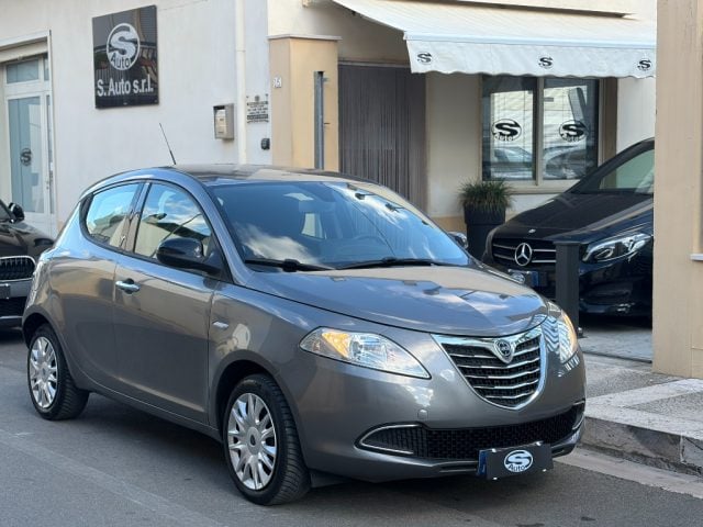 Lancia Ypsilon 1.2 69 CV 5 porte Silver, del 2013, 143.170 km, in vendita a San Michele Salentino (BR)