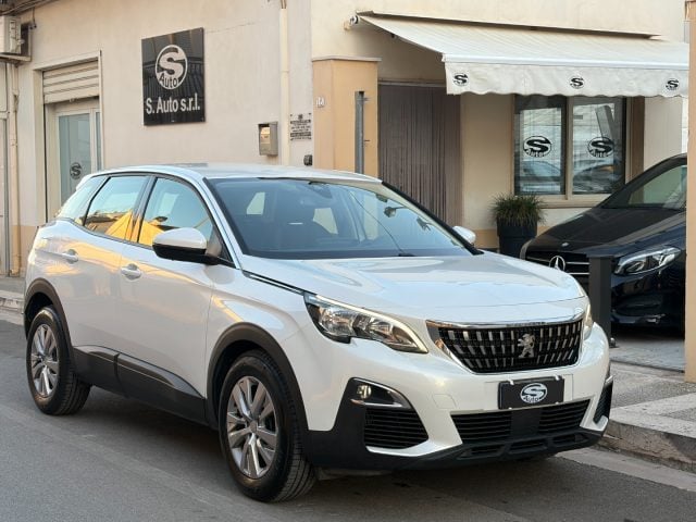 Peugeot 3008 1.6BlueHDi 120 EAT6 Business, del 2017, 260.000 km, in vendita a San Michele Salentino (BR)