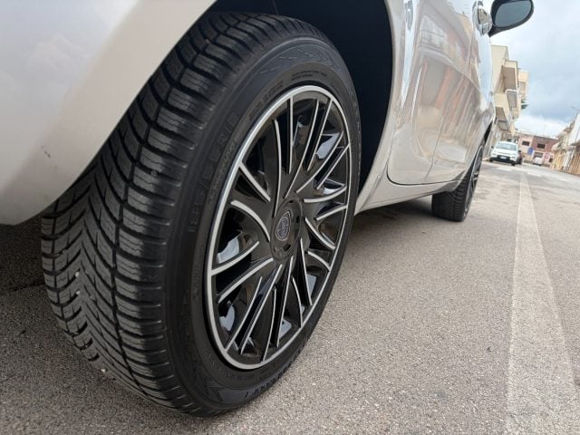 Lancia Ypsilon 1.2 69 CV 5P Gold - foto 4 di 4