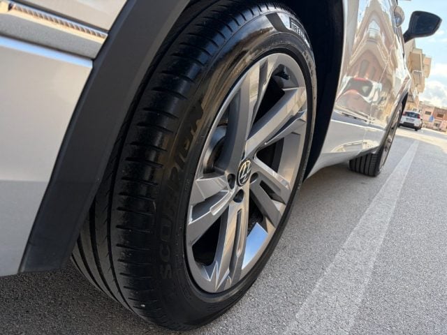 Volkswagen Tiguan 2.0TDI 150 DSG R-Line *69000KM* - foto 4 di 4