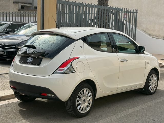 Lancia Ypsilon 1.2 69 GPL Ecochic Silver - foto 3 di 4