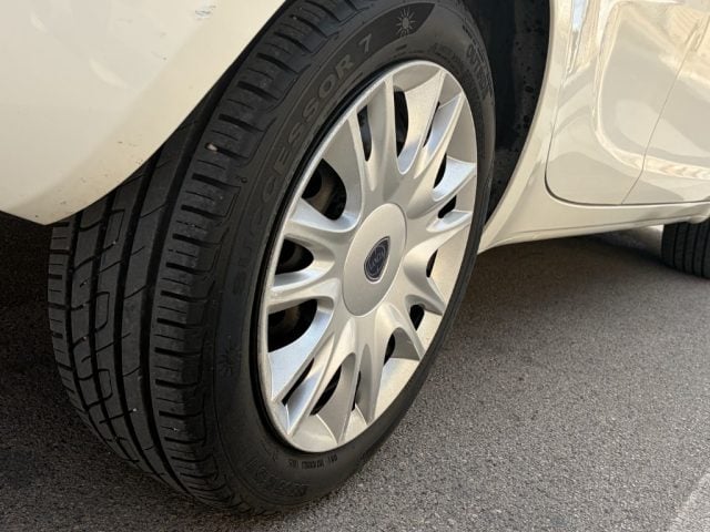 Lancia Ypsilon 1.2 69 GPL Ecochic Silver - foto 4 di 4
