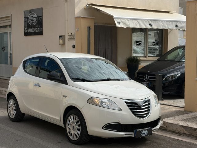Lancia Ypsilon 1.2 69 GPL Ecochic Silver, del 2013, 212.000 km, in vendita a San Michele Salentino (BR)