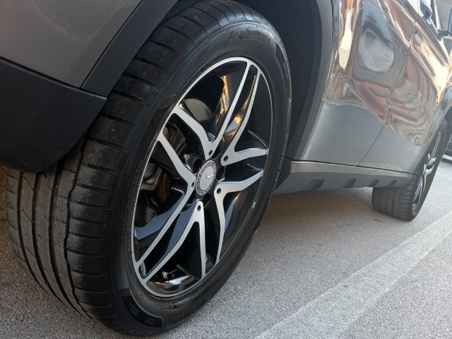 Mercedes-Benz GLA 200 d Automatic Enduro *Tetto* - foto 4 di 4