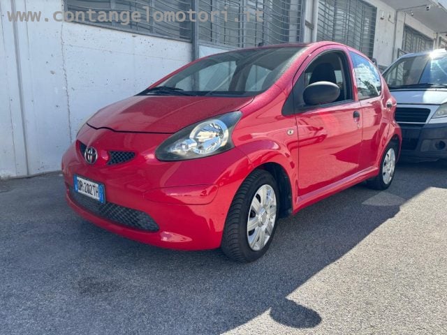 Toyota Aygo 1.0 12V VVT-i 5 porte, del 2008, 172.041 km, in vendita a Arzano (NA)