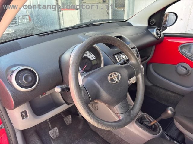 Toyota Aygo 1.0 12V VVT-i 5 porte - foto 4 di 4