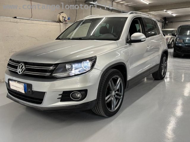 Volkswagen Tiguan 2.0 TDI 110 CV Sport & Style BlueMotion Technology, del 2015, 25.769 km, in vendita a Arzano (NA)