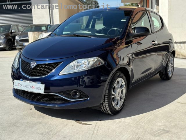Lancia Ypsilon 0.9 TwinAir 85 CV 5 porte DFN Gold usato a ARZANO
