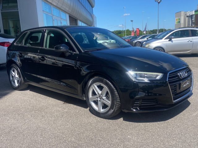 Audi A3 SPB 30 TDI Admired - foto 2 di 4