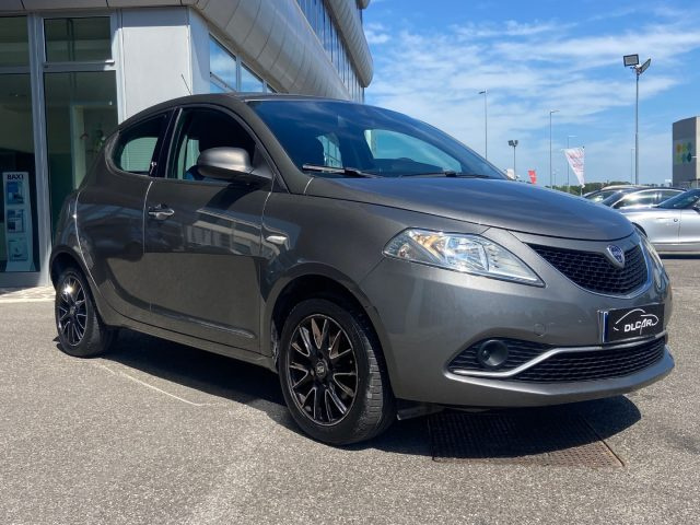 Lancia Ypsilon 1.2 69 CV 5P. Silver - foto 2 di 4