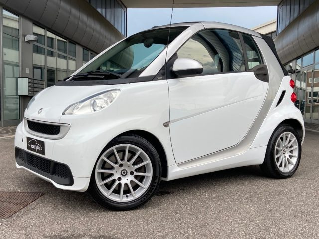 smart forTwo 1000 52 kW MHD Cabrio Passion usato a CESENATICO