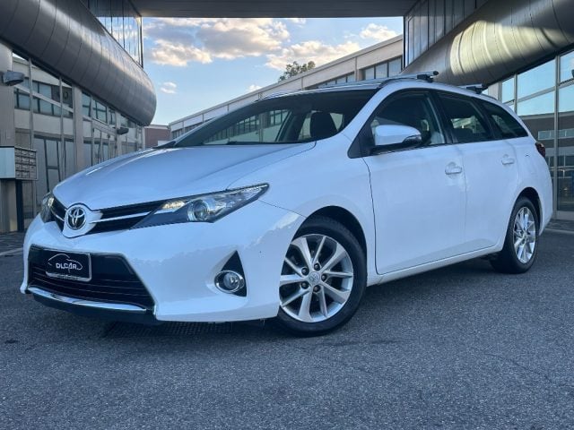 Toyota Auris Touring Sports 1.4 D-4D Lounge, del 2014, 213.000 km, in vendita a Cesenatico (FC)
