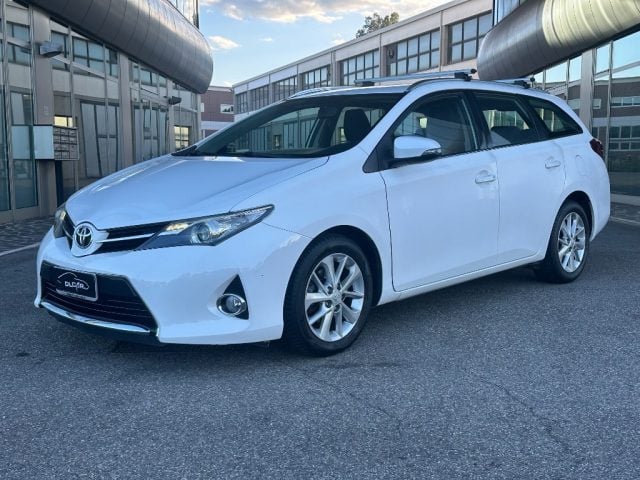 Toyota Auris Touring Sports 1.4 D-4D Lounge - foto 3 di 16