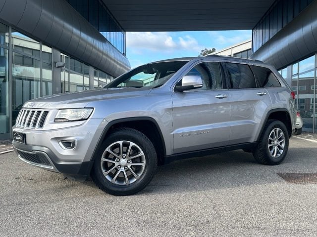 Jeep Grand Cherokee 3.0 V6 CRD 250 CV Multijet II Overland, del 2015, 250.700 km, in vendita a Cesenatico (FC)