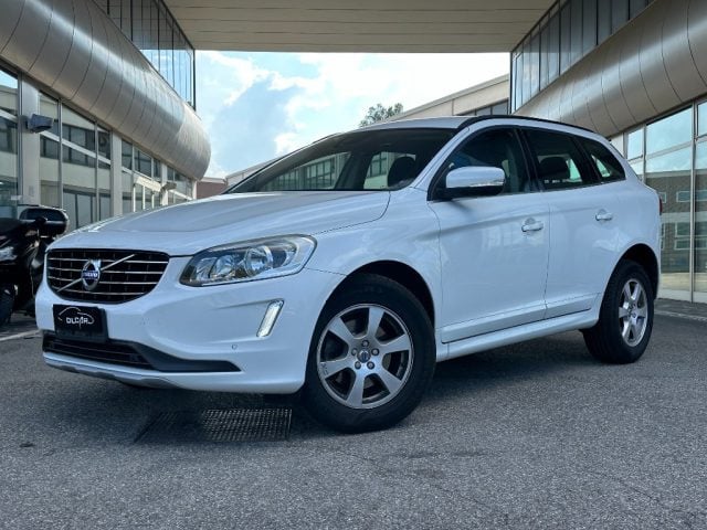 Volvo XC60 D4 AWD Geartronic, del 2015, 149.000 km, in vendita a Cesenatico (FC)