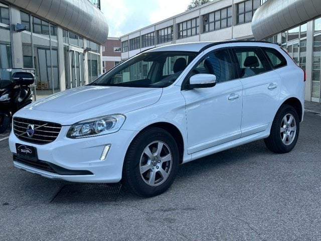 Volvo XC60 D4 AWD Geartronic - foto 3 di 4
