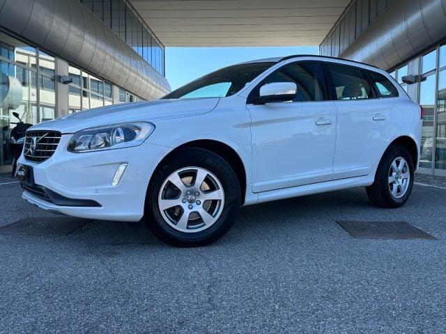 Volvo XC60 D4 AWD Geartronic, del 2015, 149.000 km, in vendita a Cesenatico (FC)