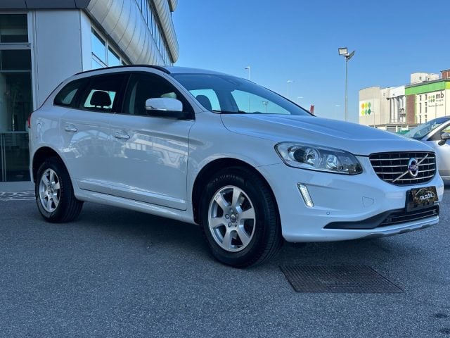 Volvo XC60 D4 AWD Geartronic - foto 2 di 4